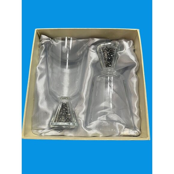 MCM Oleg Cassini Crystal Glitter Wine Glass Set Of 2 With Hematite filled stems - Picture 4 of 7